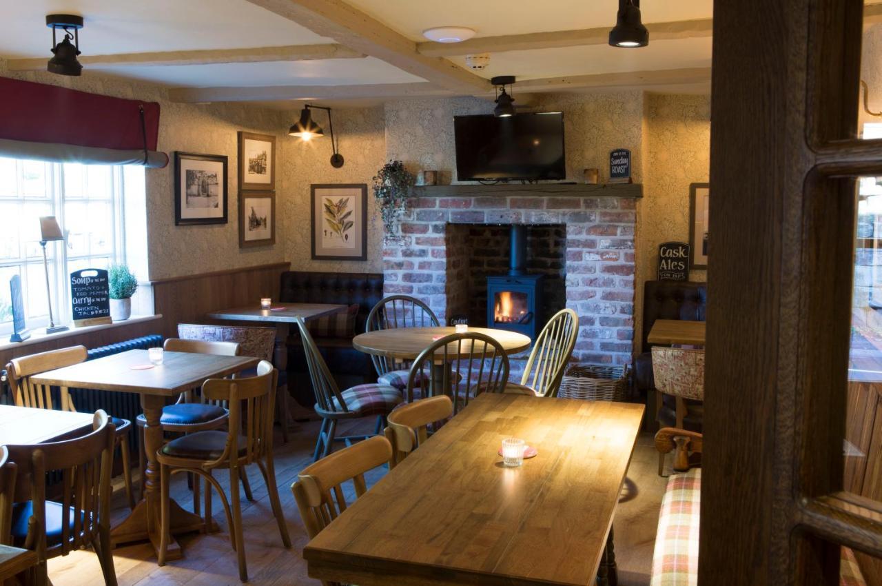 Red Lion Inn Little Budworth Extérieur photo