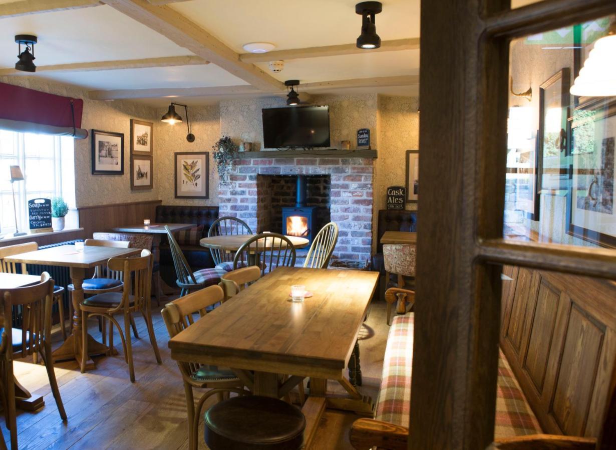 Red Lion Inn Little Budworth Extérieur photo